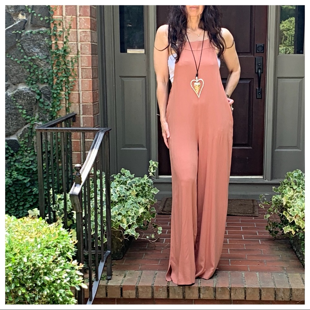✨LAST ONE✨Beautiful side pocket wide leg jumpsuit - Picture 6 of 7